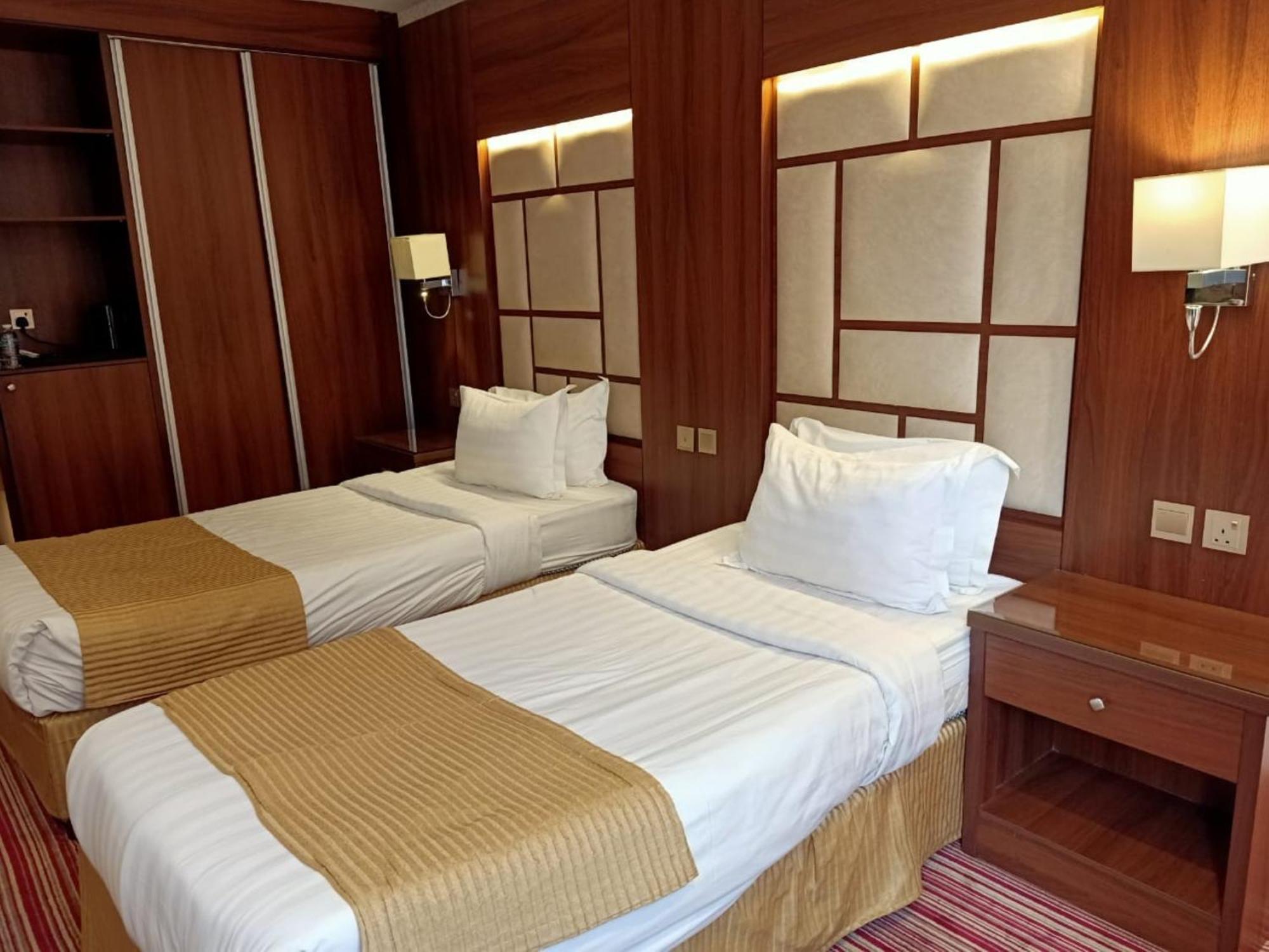 Отель Quiet Jeddah Al Hamra Экстерьер фото