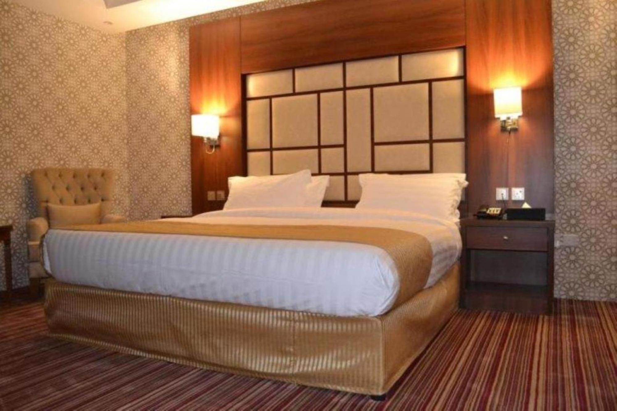 Отель Quiet Jeddah Al Hamra Экстерьер фото